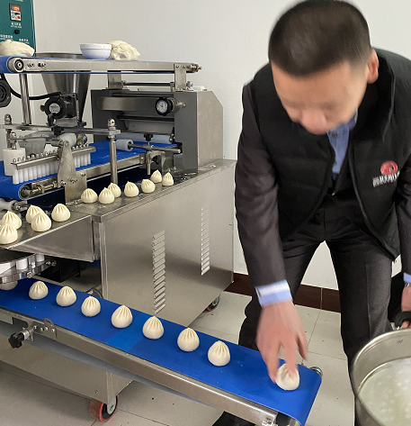 包子機制作速凍包子現場