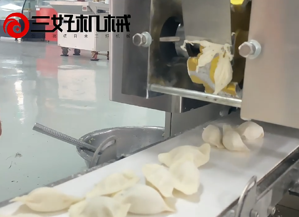 仿手工餃子機(jī)做餃子