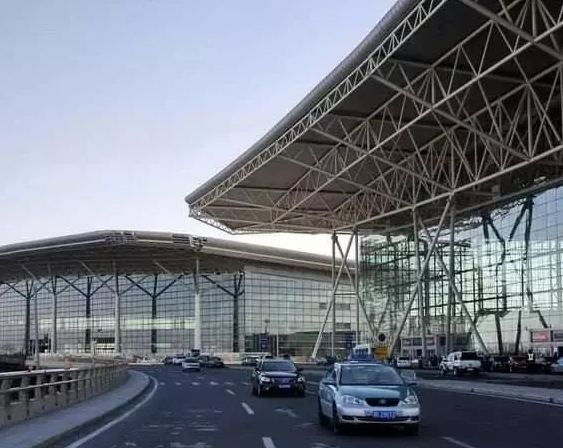 天津?yàn)I海機(jī)場 天津?yàn)I海機(jī)場