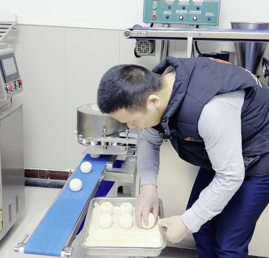 怎么使用包子機(jī)包包子 怎么使用包子機(jī)包包子