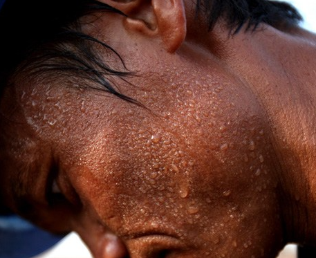 老兩口千里看機器：當閑不住遇上智能面條機，他們算清了這筆賬